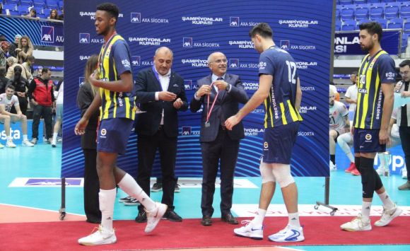 Voleybolda Şampiyonlar Kupasını Fenerbahçe'yi Yenen Ziraat Bankkart Kazandı