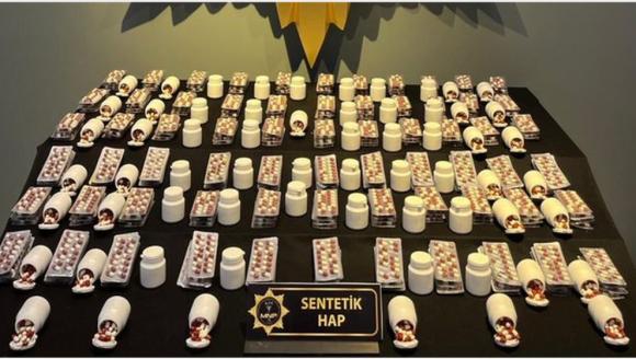 Yaklaşık 8 Bin Hap Ele Geçti, 2 Torbacı Tutuklandı
