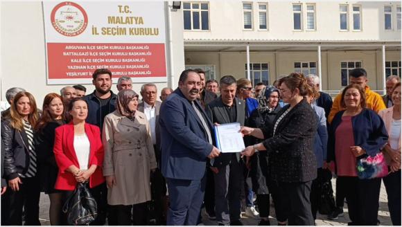Yeniden CHP İl Başkanı Seçilen Yıldız Mazbatasını Aldı