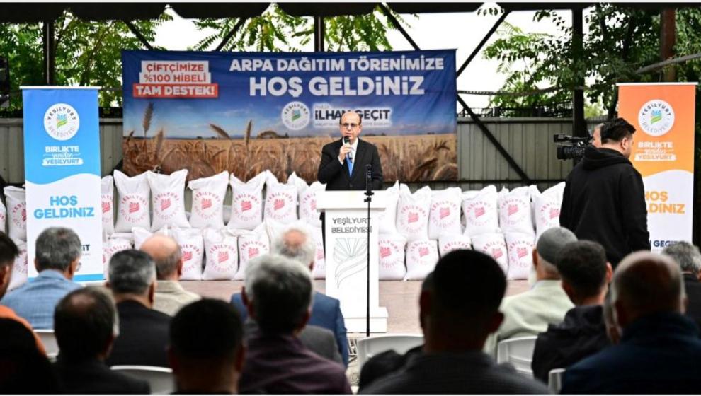 Belediyeden Küçükbaş Hayvan Yetiştiricilerine Hibe Arpa