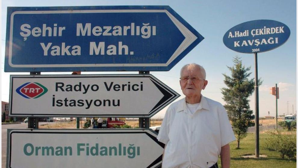 Bu Vefasızlığa Son Verin, O Tabelayı Oraya Yeniden Dikin!