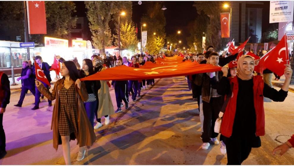 Cumhuriyet Bayramı Korteji, Bayrak Yürüyüşü ve Bando Konseri Düzenlendi