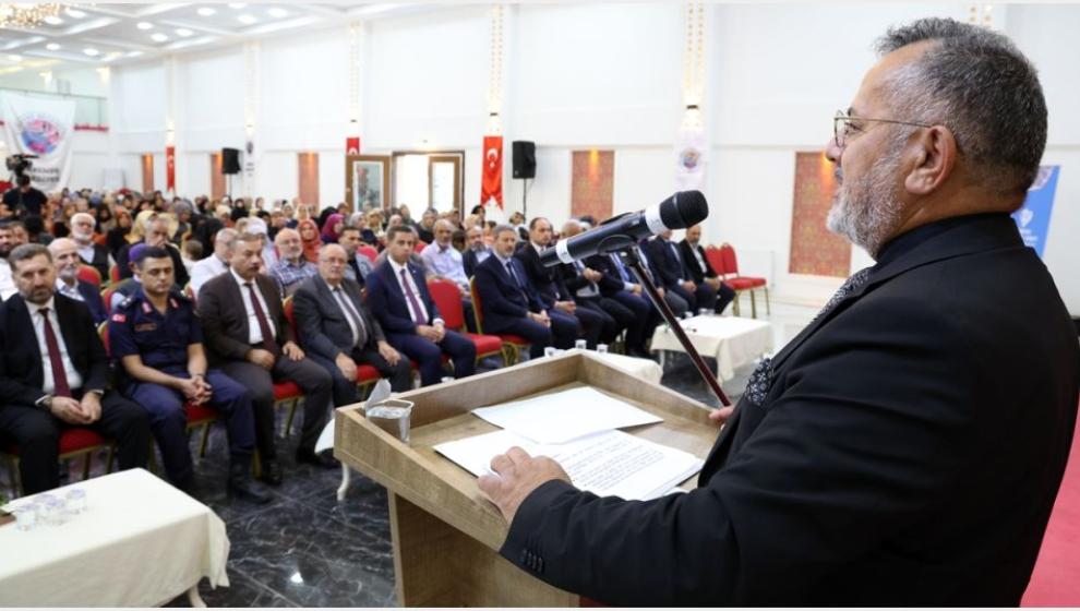 Darende'de 'Peygamberimiz ve Aile Ahlakı' Konferansı