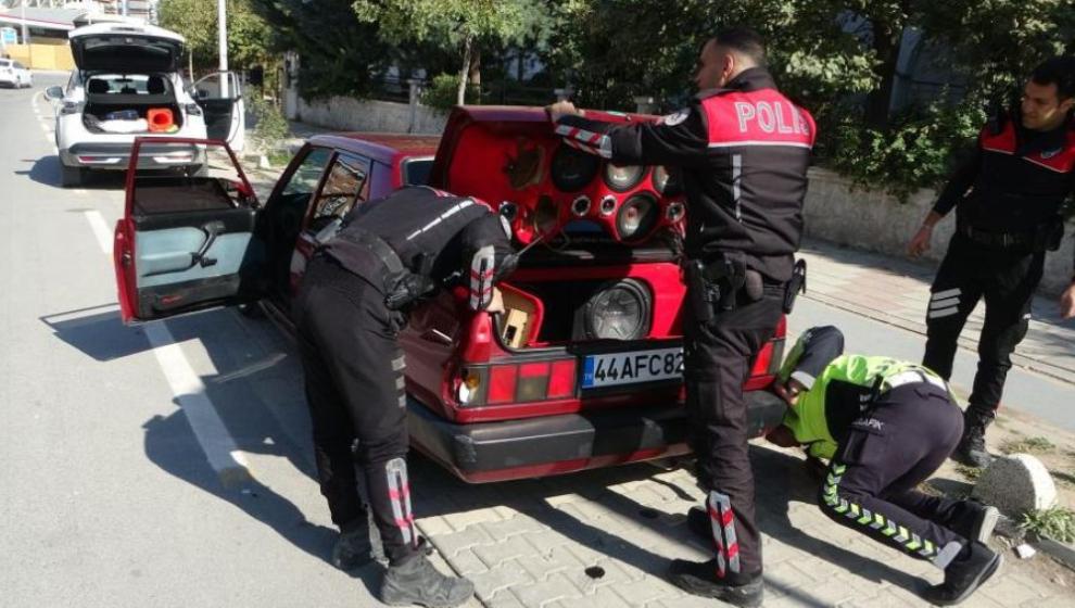 'Dur' İhtarına Uymayıp Kaçarken Kaza Yapan Araçta Uyuşturucu