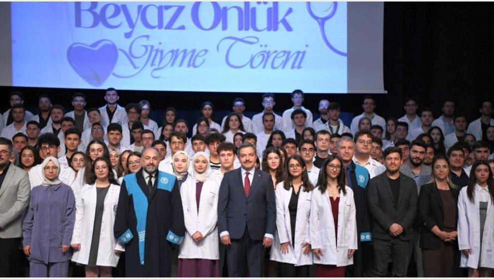 MTÜ Tıp Fakültesi 1. Sınıf Öğrencileri 'Beyaz Önlük' Giydi