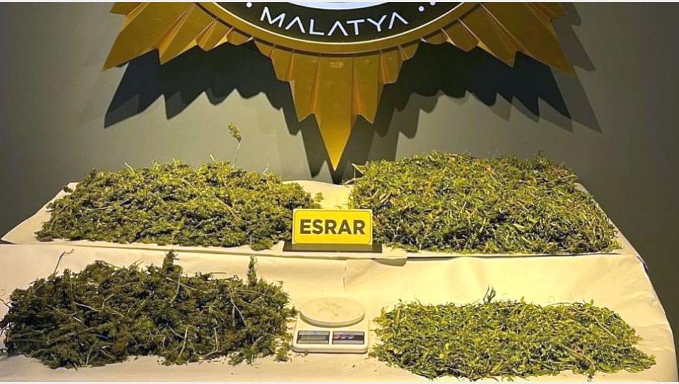 Narkotik Polis, 13,5 Kilo Kenevir Ele Geçirdi