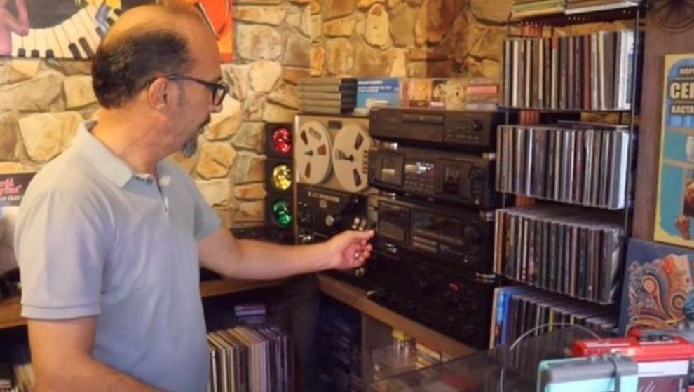 Kaset Rafları Dönem Ruhunu Yaşatmaya Devam Ediyor