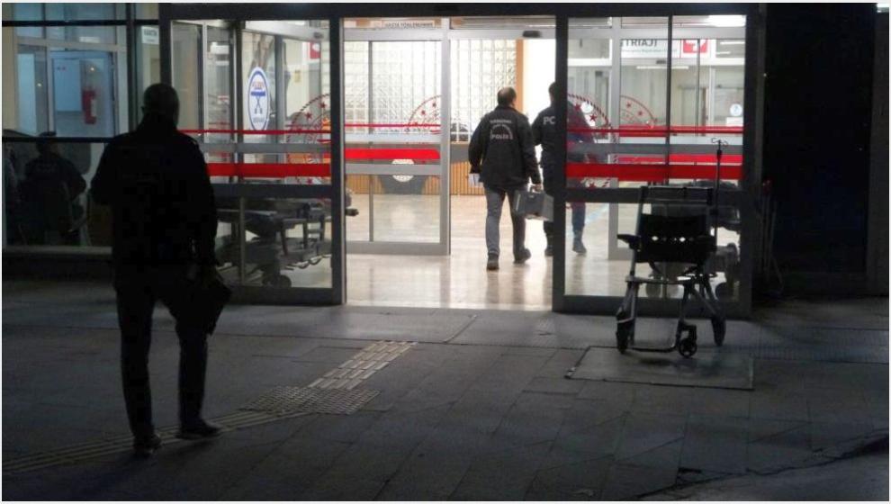 Silahla Yaralandı, Kendini Vurduğunu Öne Sürdü