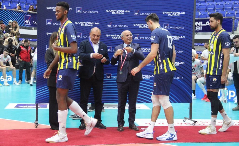 Voleybolda Şampiyonlar Kupasını Fenerbahçe'yi Yenen Ziraat Bankkart Kazandı