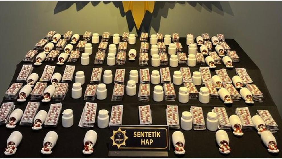 Yaklaşık 8 Bin Hap Ele Geçti, 2 Torbacı Tutuklandı