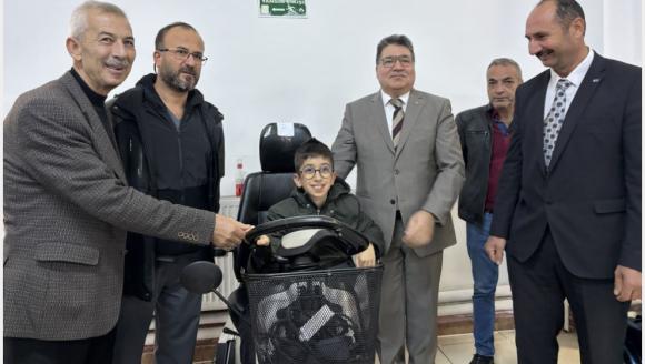 142 İhtiyaç Sahibine Akülü ve Manuel Tekerlekli Sandalye