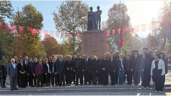 'Atatürk Anıtındaki Bayrak Nerede?!.'