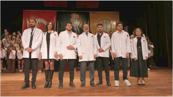 Diş Hekimliği Fakültesi'nde Beyaz Önlük Giyme Töreni