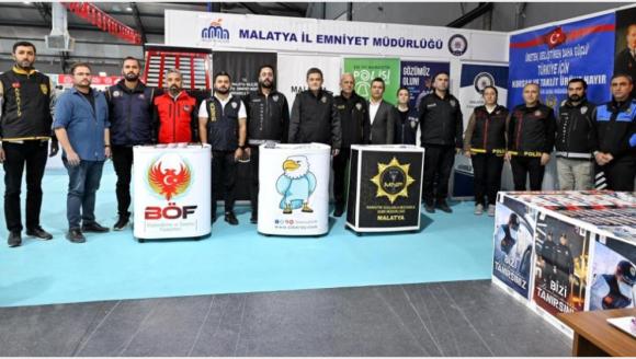 Emniyet Müdürlüğü de Kitap Fuarı'nda Stant Açtı