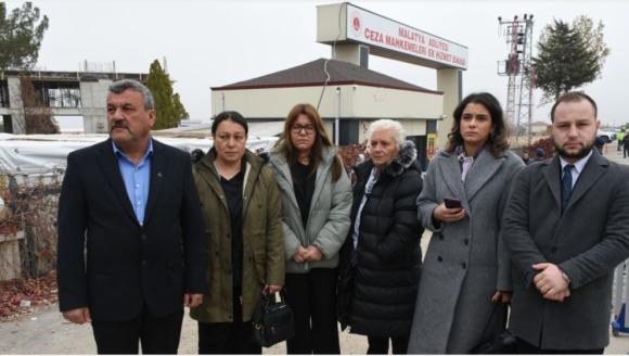 Hamile Eşini Öldürmekle Suçlanan Koca Yargılanıyor