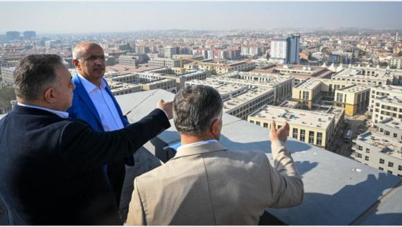 'İnönü Caddesi'nde Raylı Sistem Olacak'