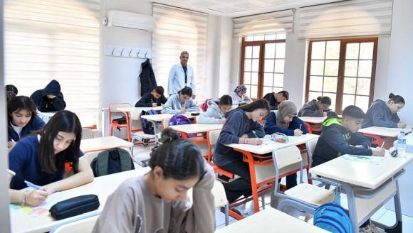 Kurslardan 250 Öğrenci Yararlanıyor