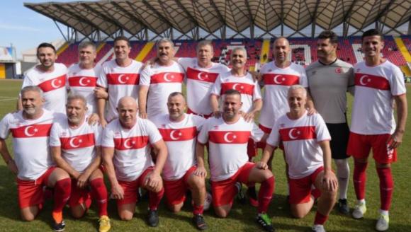 Niğde- Malatya Yeşilyurt Maçından Önce Şöhretler Oynadı