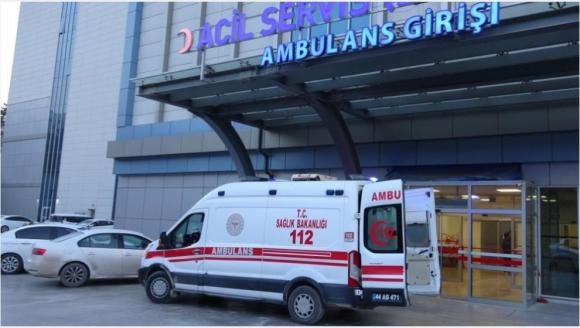 Seken Saçma İle Kendini Yaraladı