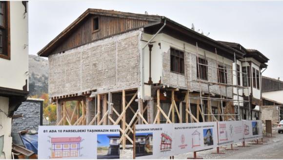 "Tarihi Konaklar Aslına Uygun Restore Ediliyor"