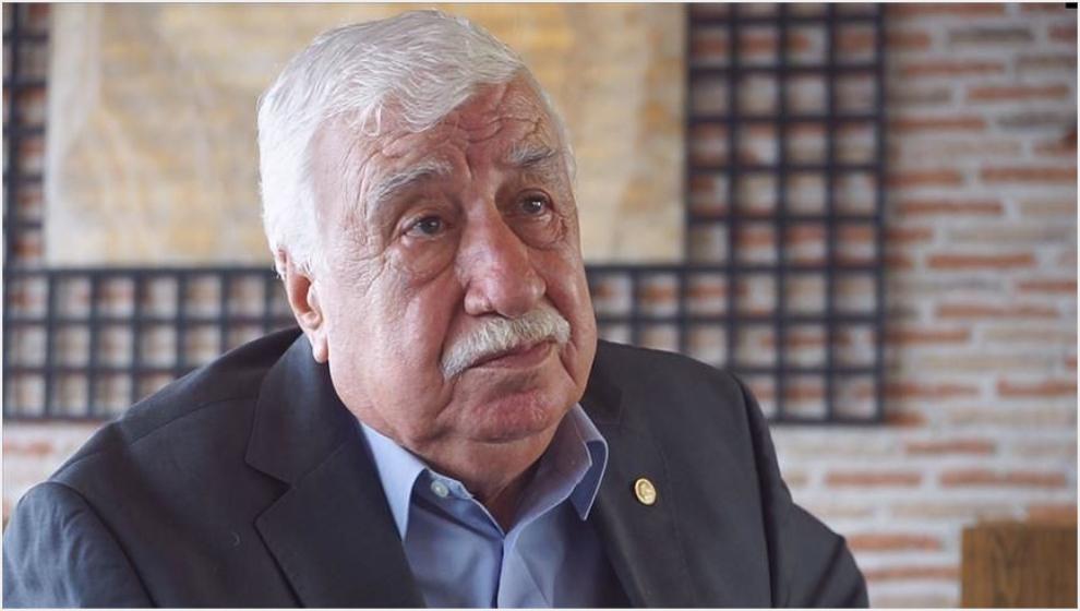 Ahmet Gülhan Vefat Etti