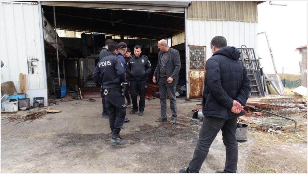 Ateş Kovasına Tiner Döken 2 Öğrenci Yaralandı