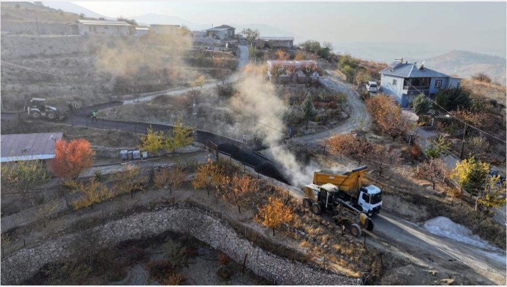 Banazı'da Yol Yenileme Çalışması Yapılıyor