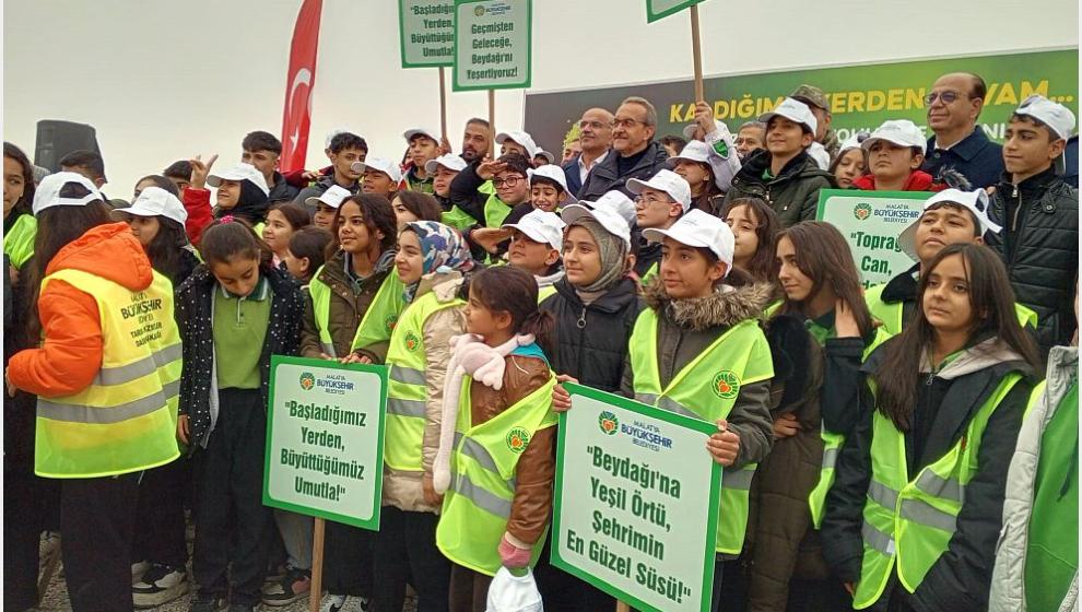 Beydağı'nın Eteklerine 10 Bin 444 Adet Ağaç Fidanı Dikildi