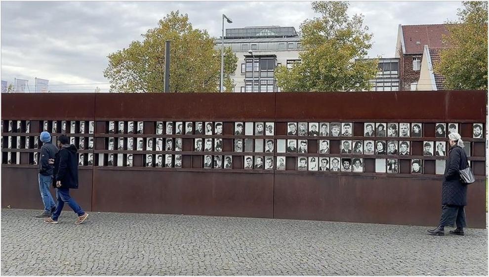 Duvar Yıkılalı 36 Yıl Oldu