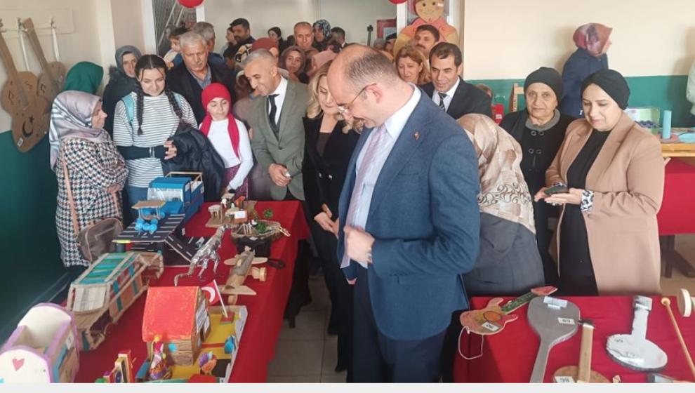 İlçede 'Köklerden Oyuncak Sergisi' açıldı