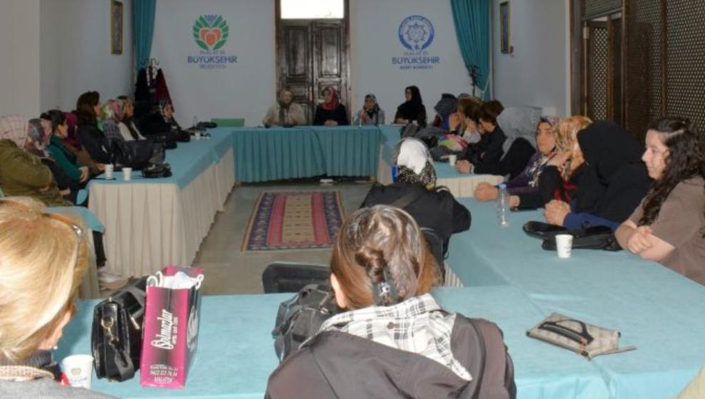 Kadın Meclisinde 'İslam'da Kadının Yeri' Konferansı