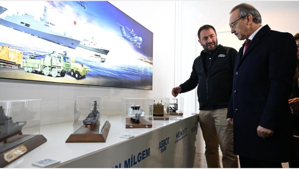 'Malatya Halkı Yerli ve Milli Sistemlerle Buluşuyor' Sergisi Kışlada Açıldı