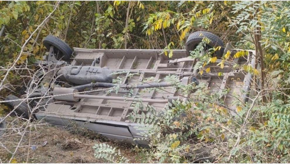 Minibüs Şarampole Yuvarlandı, 3 Kişi Yaralandı