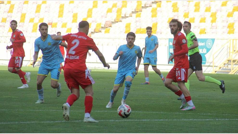 Yeni Malatyaspor'dan Bir Sürpriz Daha.. İkinci Puanını 0-0'la Aldı