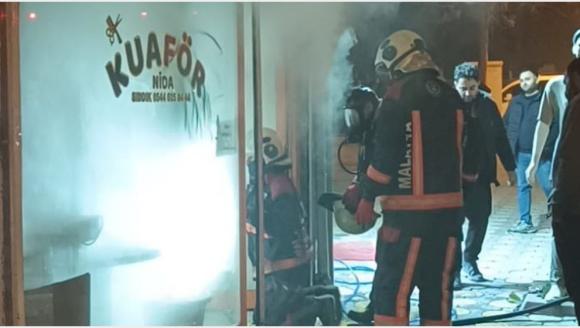 Cezmi Kartay'daki İşyerinde Yangın Çıktı