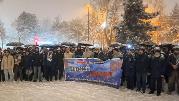"Eğlence Değil, Vicdan Zamanı" Pankartıyla İsrail'i Protesto Ettiler