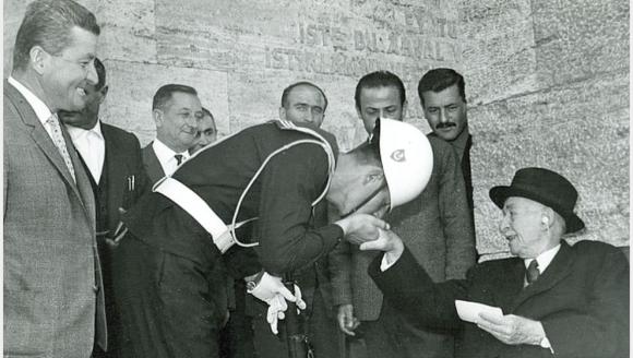 "İnönü'nün Aziz Hatırası Milletimizin Gönlünde Daima Yaşayacak"