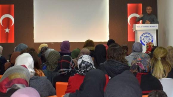 Kadınlar Meclisi'nde 'Dijital Dünyada Ebeveyn Olmak' Konferansı
