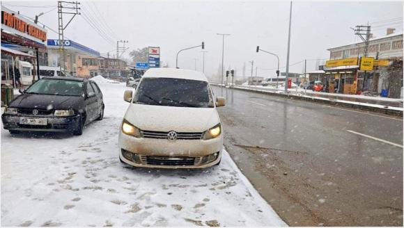 Kar Yağışı Yüksek Rakımlı Bölgelerde Etkili Oluyor