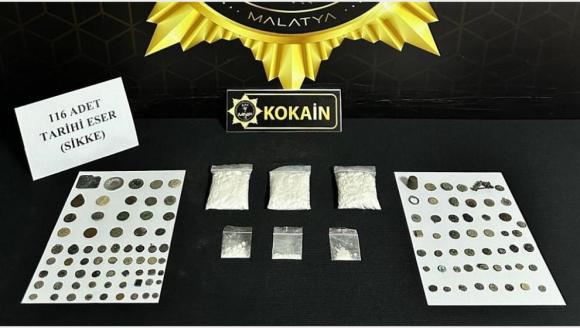 Kokain ve Tarihi Sikke Ele Geçti, 1 Kişi Tutuklandı