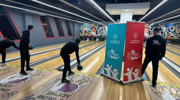 Malatya'da Bir İlk.. Genç Kız ve Erkekler Bowling İl Şampiyonası Yapıldı