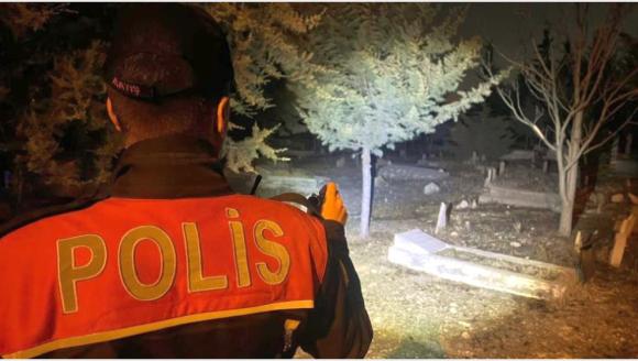 Polisten Bu Kez  Mezarlıklar ve Çevrelerinde Denetim