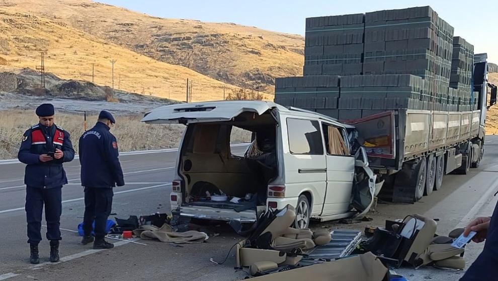 Akçadağ'da Feci Kaza.. 3 Kişi Hayatını Kaybetti