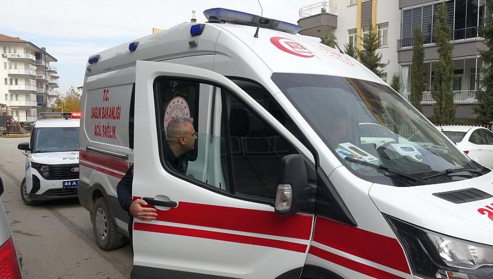 Evinde Hareketsiz Bulundu.. Hastaneye Kaldırıldı