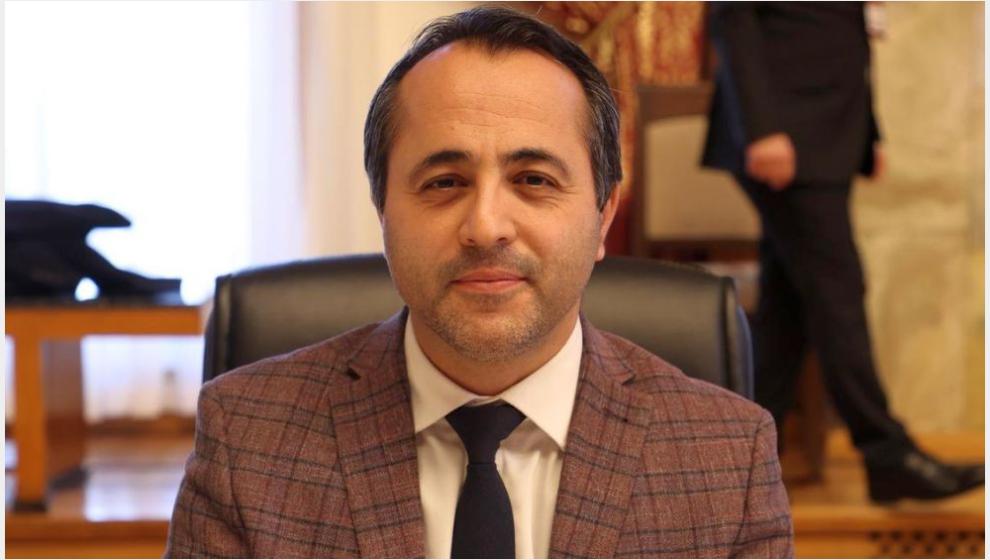 Komisyon Üyesi Babacan: 