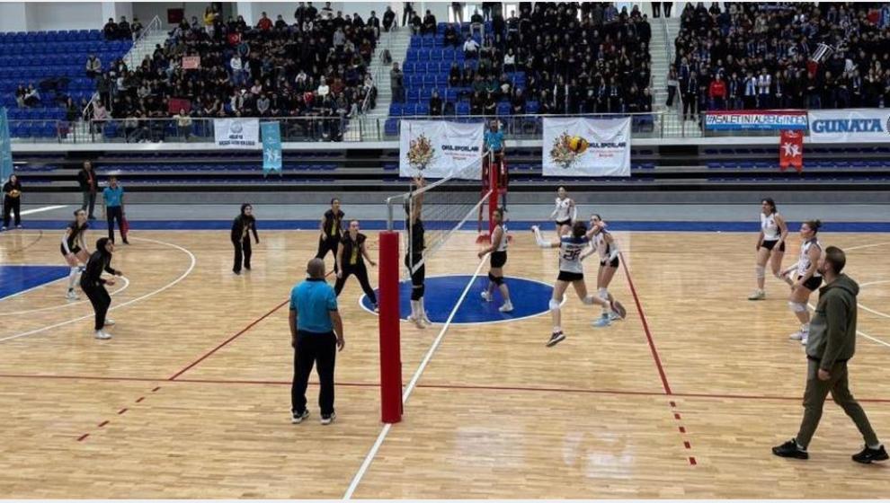 Liseler Genç Bayan Voleybol İl Şampiyonası Yapıldı
