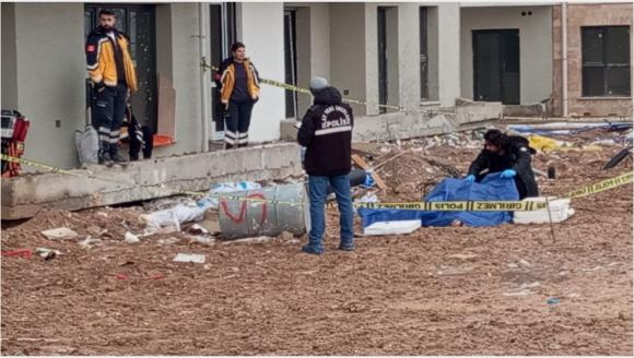 4'üncü Kat Balkonundan Düştü, Öldü