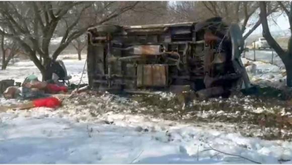 Bahçeye Uçan Minibüsün Sürücüsü Yaralandı