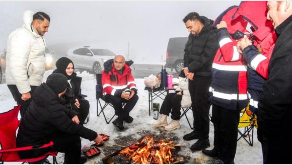 "Tüm Ekibimizle Sahadayız"