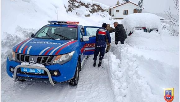 'İki Günde Yollarda Mahsur Kalan 47 Vatandaş Kurtarıldı'